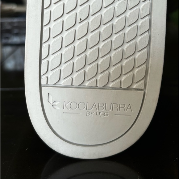 NWOT UGG KOOLABURRA SUNDELL BLACK FUZZ CHUCKA ANKLE BOOTS FAUX FUR SZ 9 - Picture 13 of 13